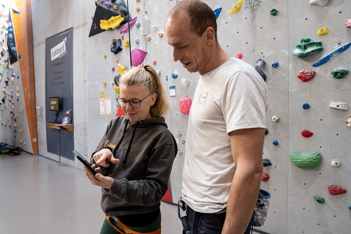 Videoanalyse beim Klettern mit Klettertrainerin in München